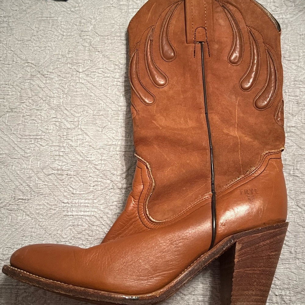 Vintage brown Frye heeled cowboy western boots mid-calf size 8